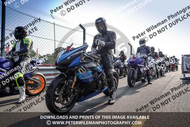 donington no limits trackday;donington park photographs;donington trackday photographs;no limits trackdays;peter wileman photography;trackday digital images;trackday photos